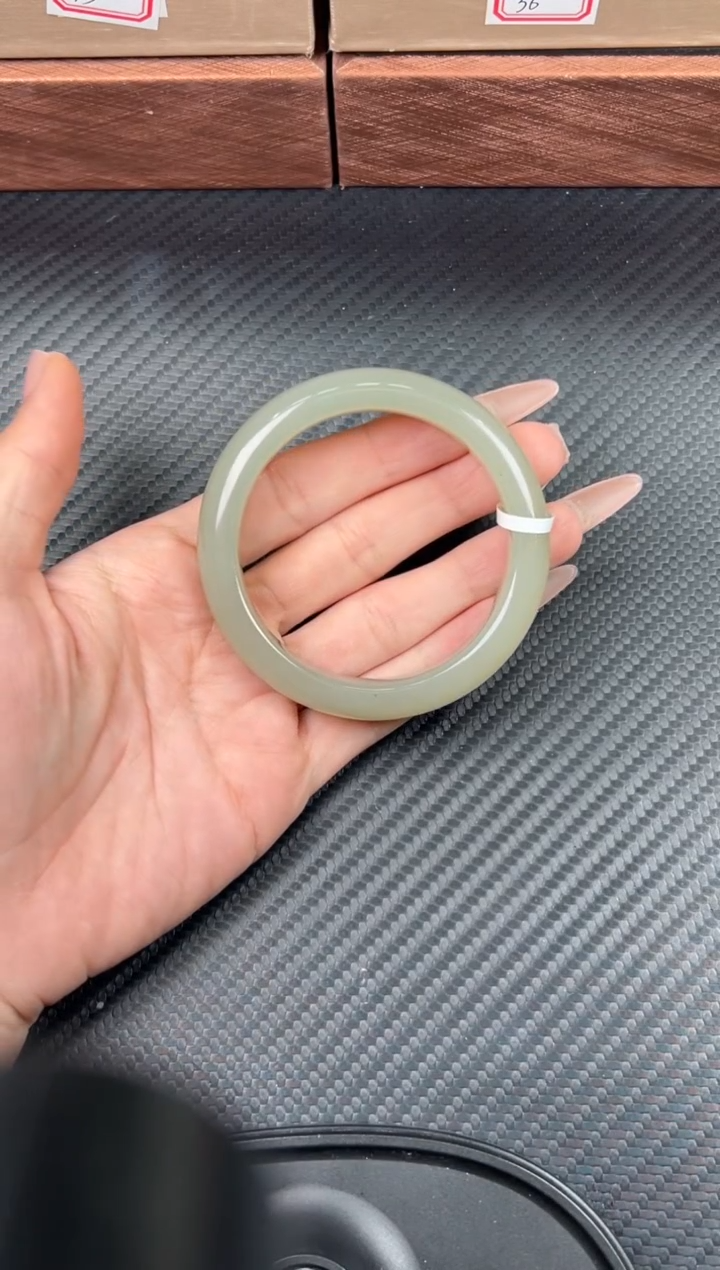 未镶嵌手镯和田玉且末近矿微色差56KM