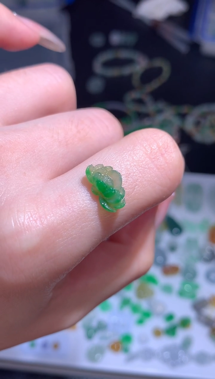 未镶嵌定制翡翠莲花