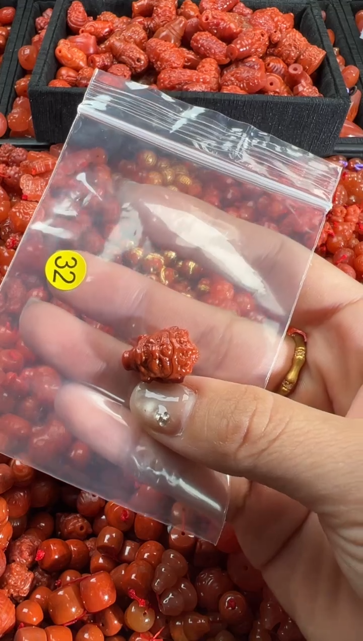 【闪购商品】南红玛瑙颈饰未镶嵌1