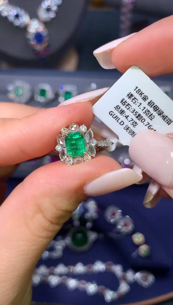 戒指18K金镶嵌祖母绿1.1ct/吉尔德/沃顿绿