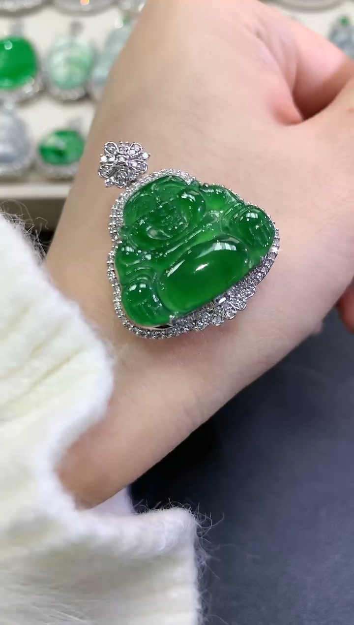 【闪购商品】翡翠颈饰18K金镶嵌B132