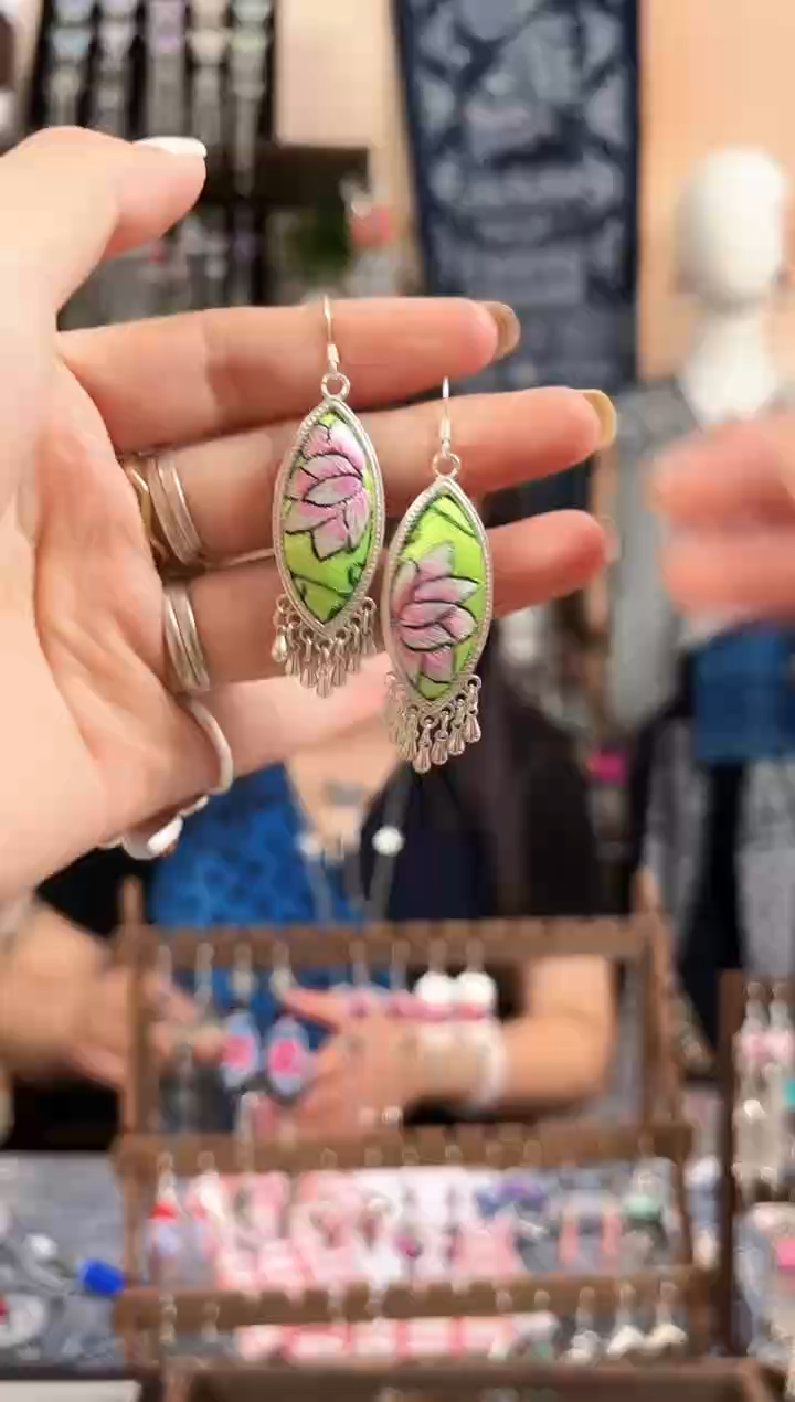 织绣民族风非遗老绣饰品419