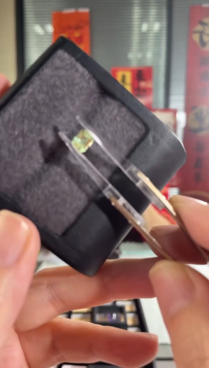 【闪购商品】石榴石裸石未镶嵌1.09克拉薄荷