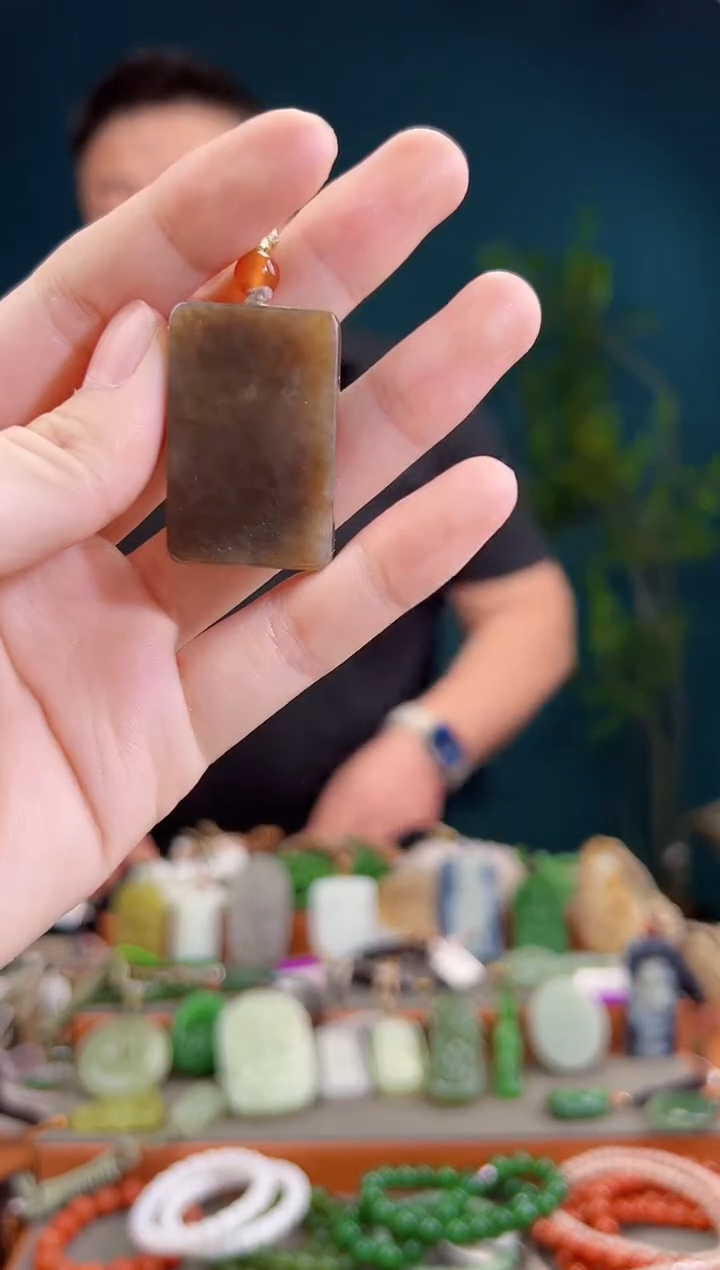 颈饰未镶嵌和田玉一物一证 拍一单发一个