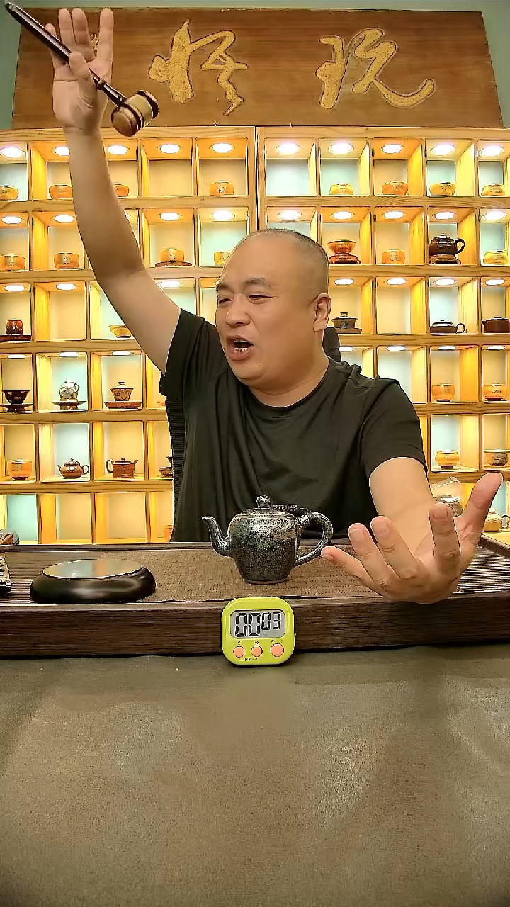 茶盏芊***爸505.。。。