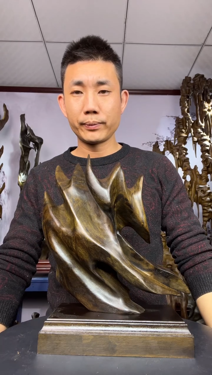 金丝楠木雕款飞*般金丝楠木工艺品摆件