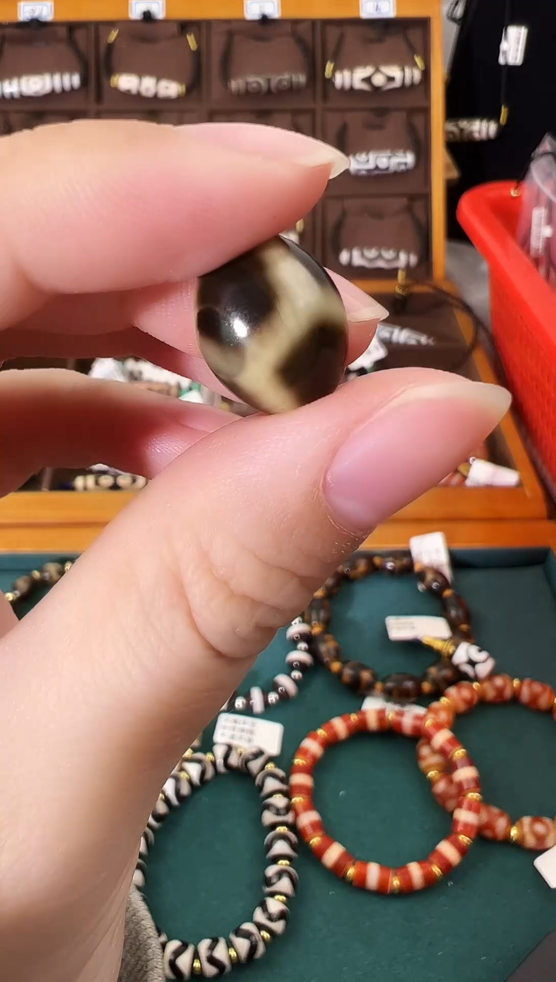 玛瑙/玉髓（覆膜）颈饰未镶嵌22微瑕