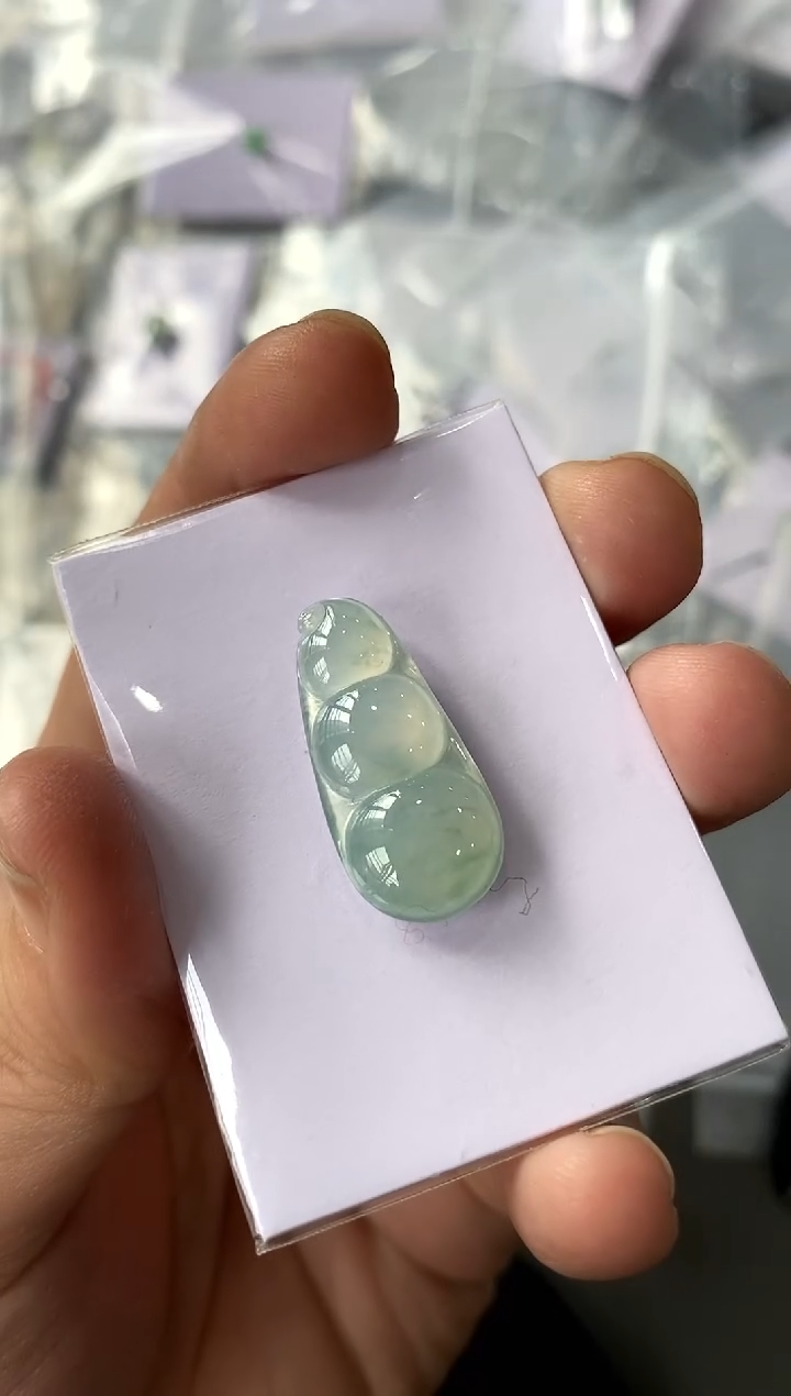 【闪购商品】定制翡翠18K金镶嵌豆子