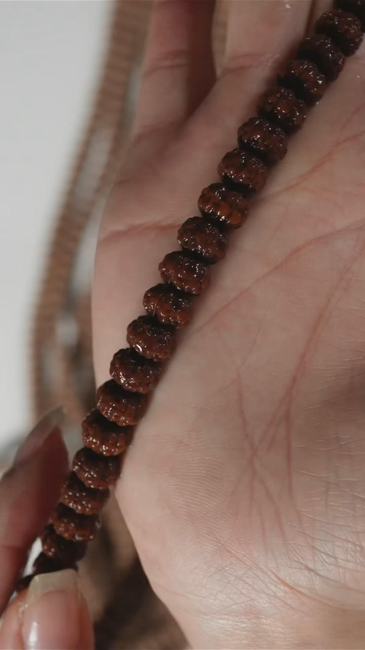 【闪购商品】金刚菩提吊坠C02纯原生态凹底梅花108 8+