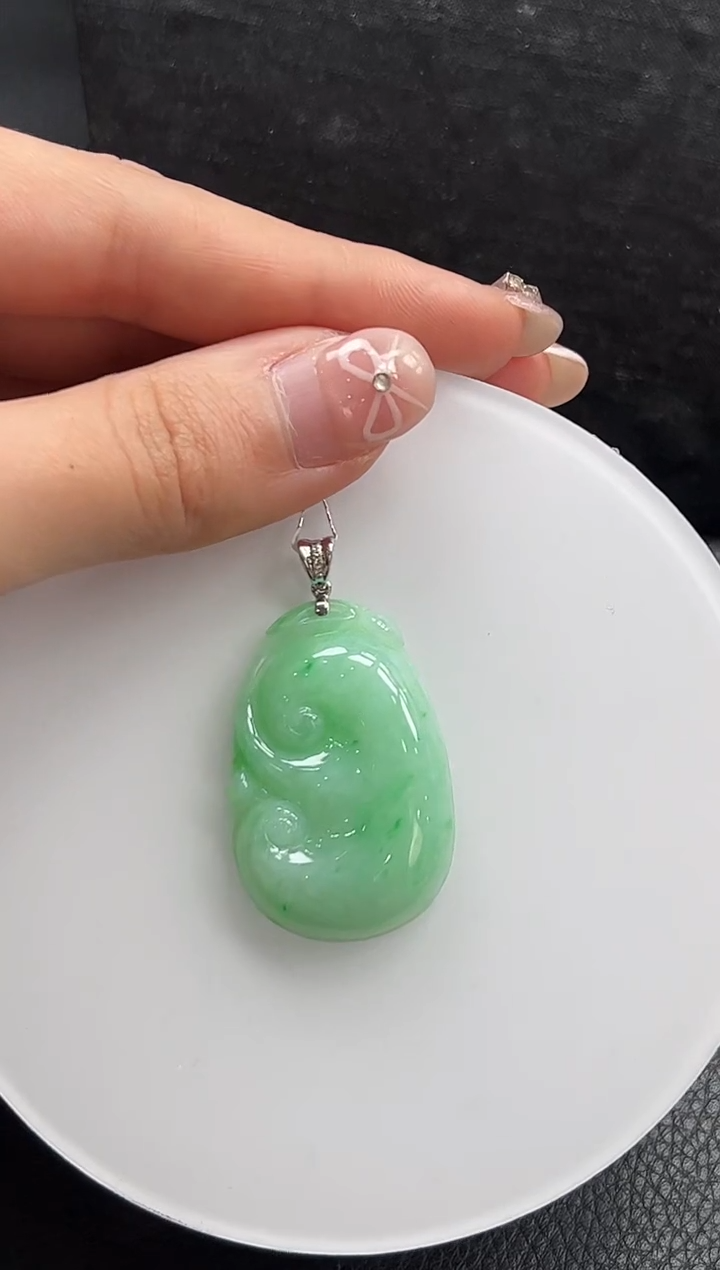 【闪购商品】翡翠颈饰18K金镶嵌如意