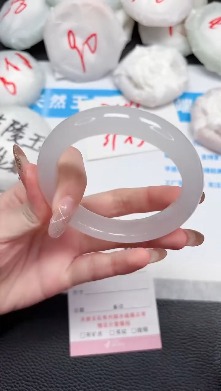 【闪购商品】石英质玉手镯未镶嵌361-58.3