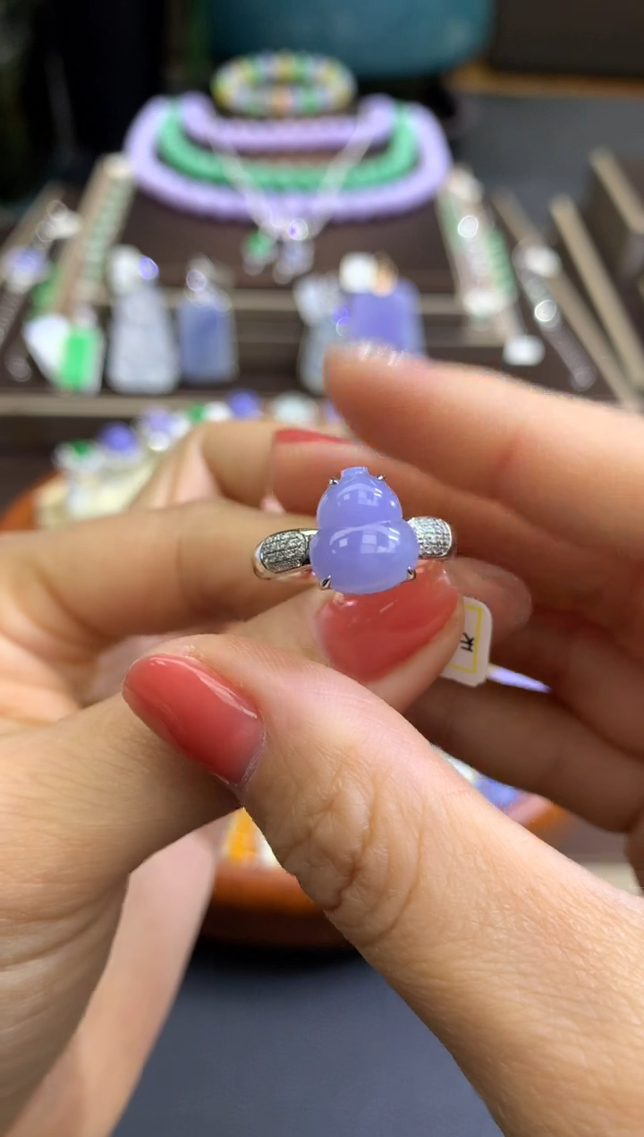 【闪购商品】翡翠颈饰18K金镶嵌翡翠吊坠