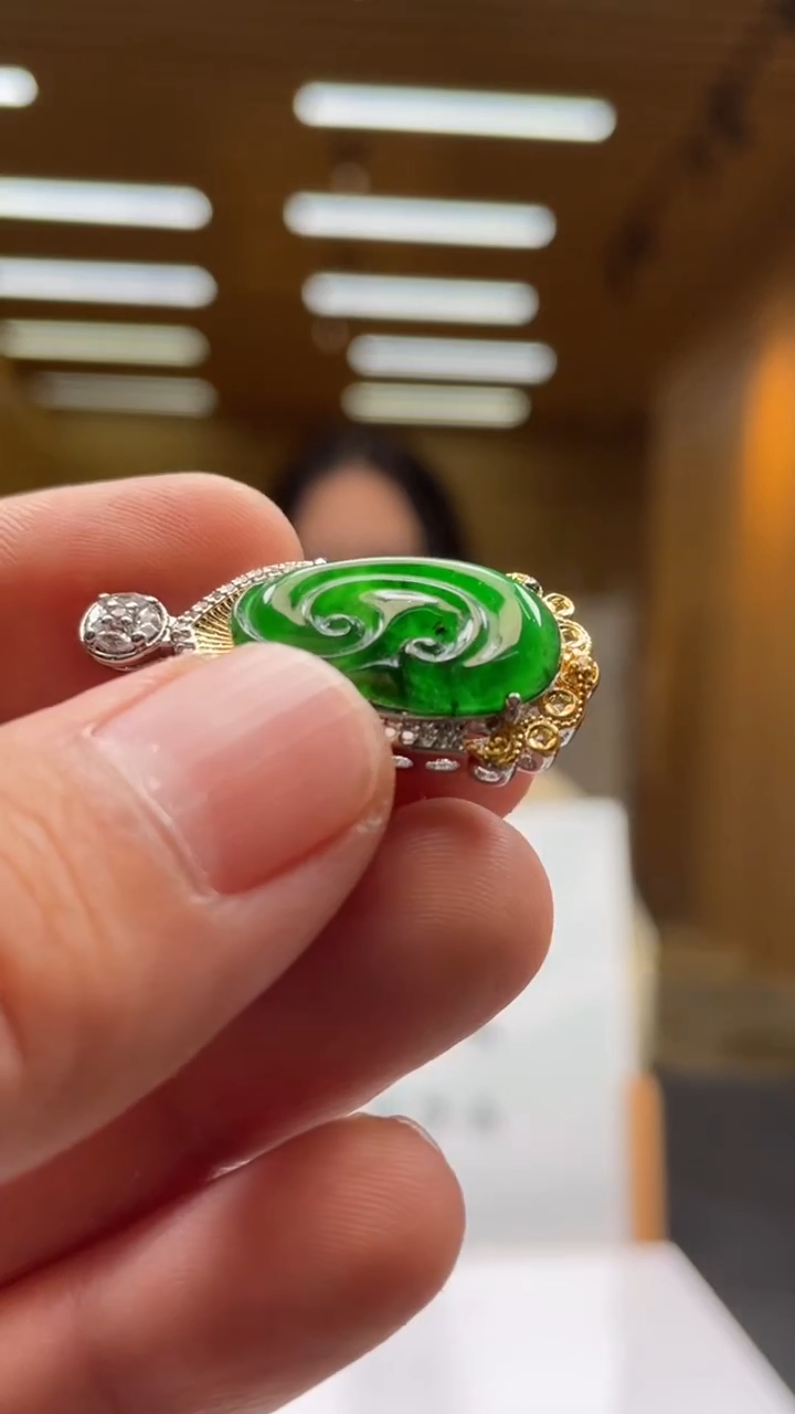 【闪购商品】翡翠颈饰未镶嵌********681