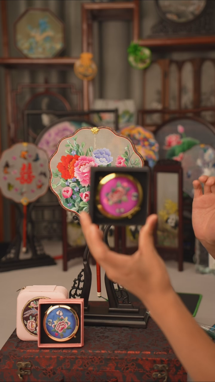扇子苏绣作品手工首饰盒
