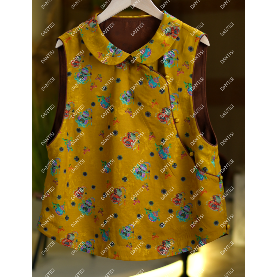 流苏《非遗美学》1727复古国风娃娃领斜襟印花无袖马甲