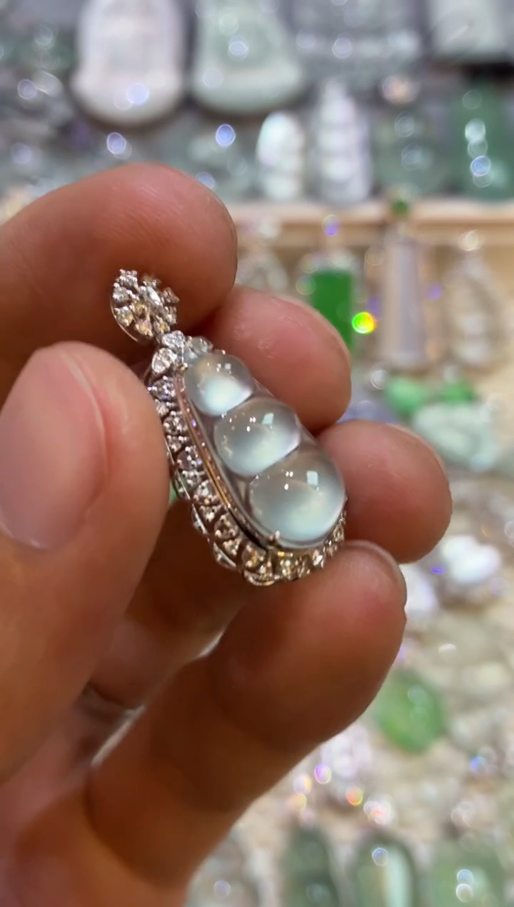 吊坠(不含链)18K金镶嵌翡翠豆子