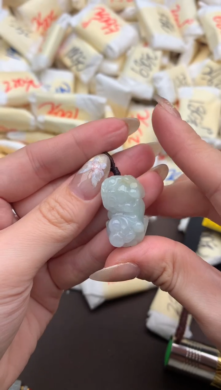 【闪购商品】翡翠挂件未镶嵌   一