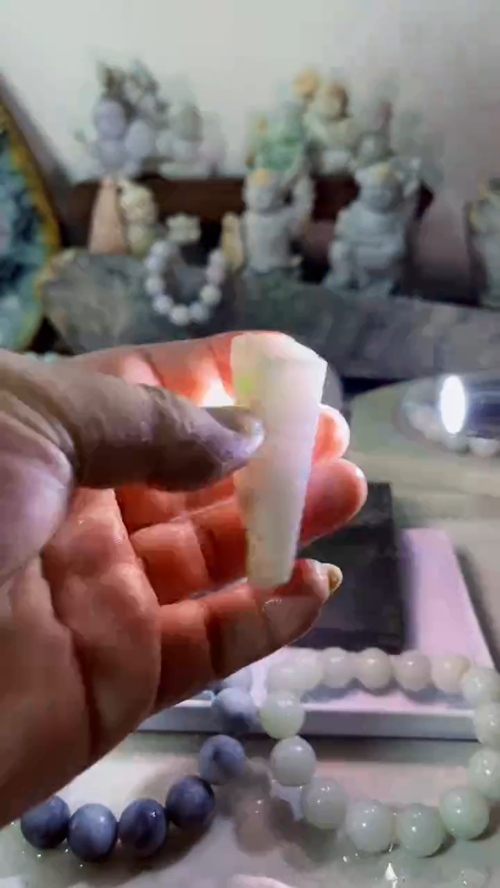 【闪购商品】翡翠吊坠(不含链)未镶嵌A171