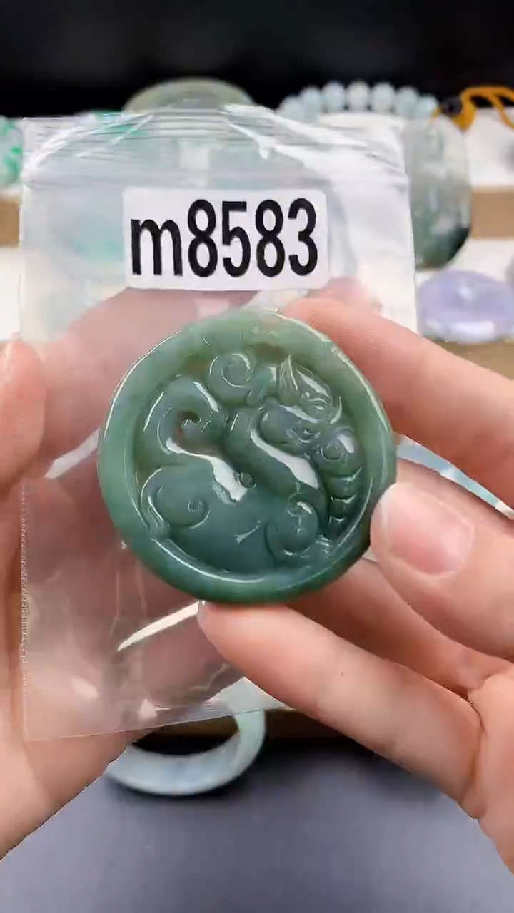 颈饰未镶嵌翡翠颈饰未镶嵌缅甸天然翡翠吊坠