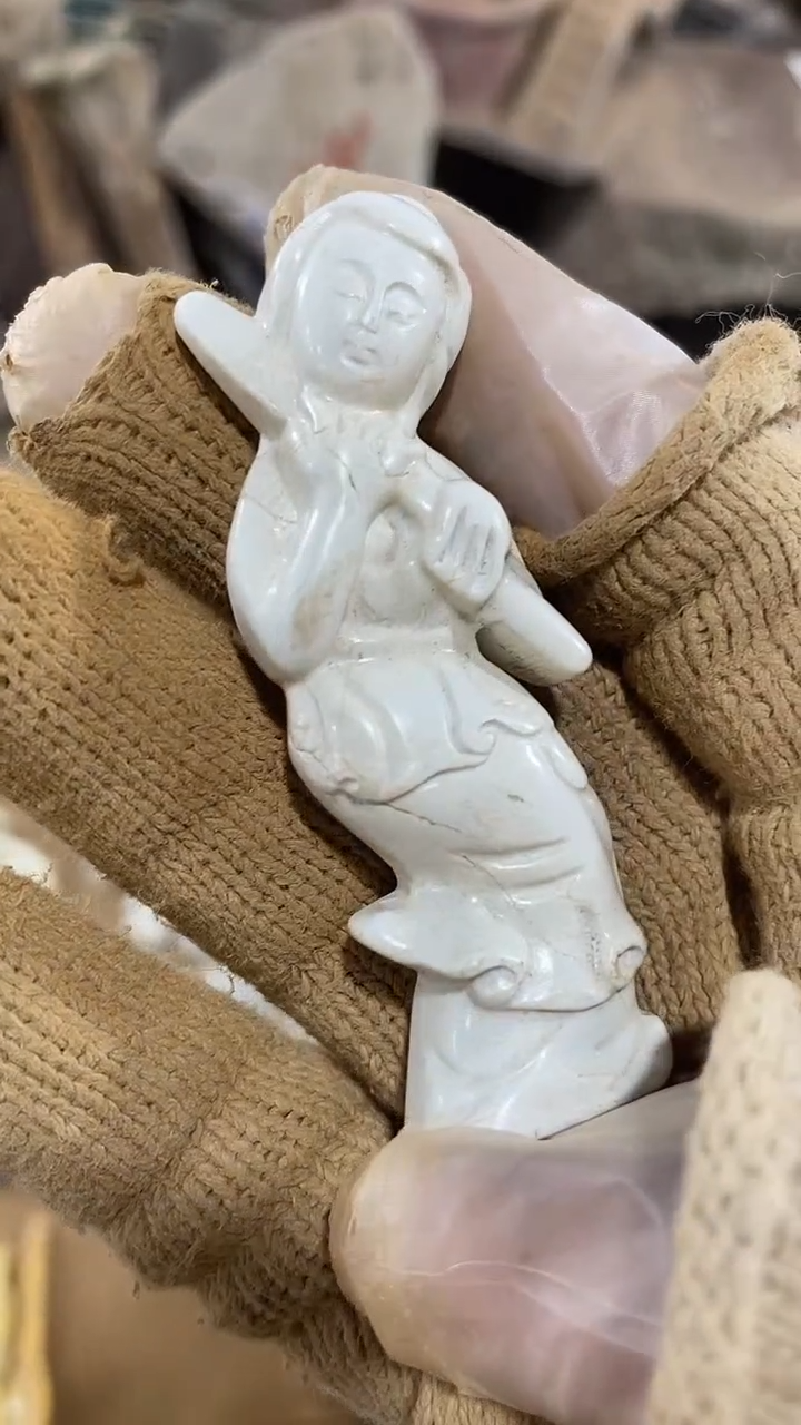 未镶嵌和田玉把件一单一个   微瑕