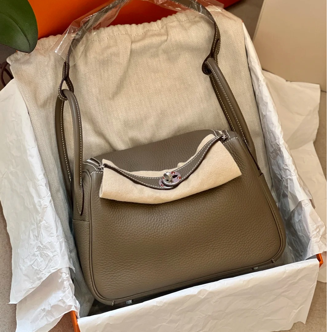 99新 Hermes/爱马仕 小花JerryLindy 26 18大象灰Z刻 银扣包