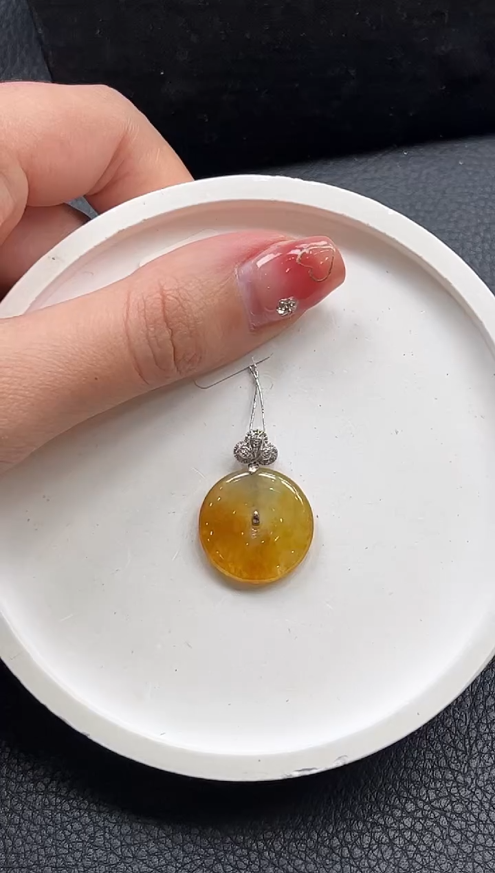 【闪购商品】翡翠颈饰18K金镶嵌平安扣