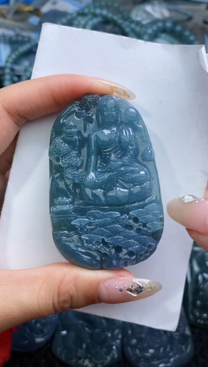 【闪购商品】翡翠颈饰未镶嵌                    