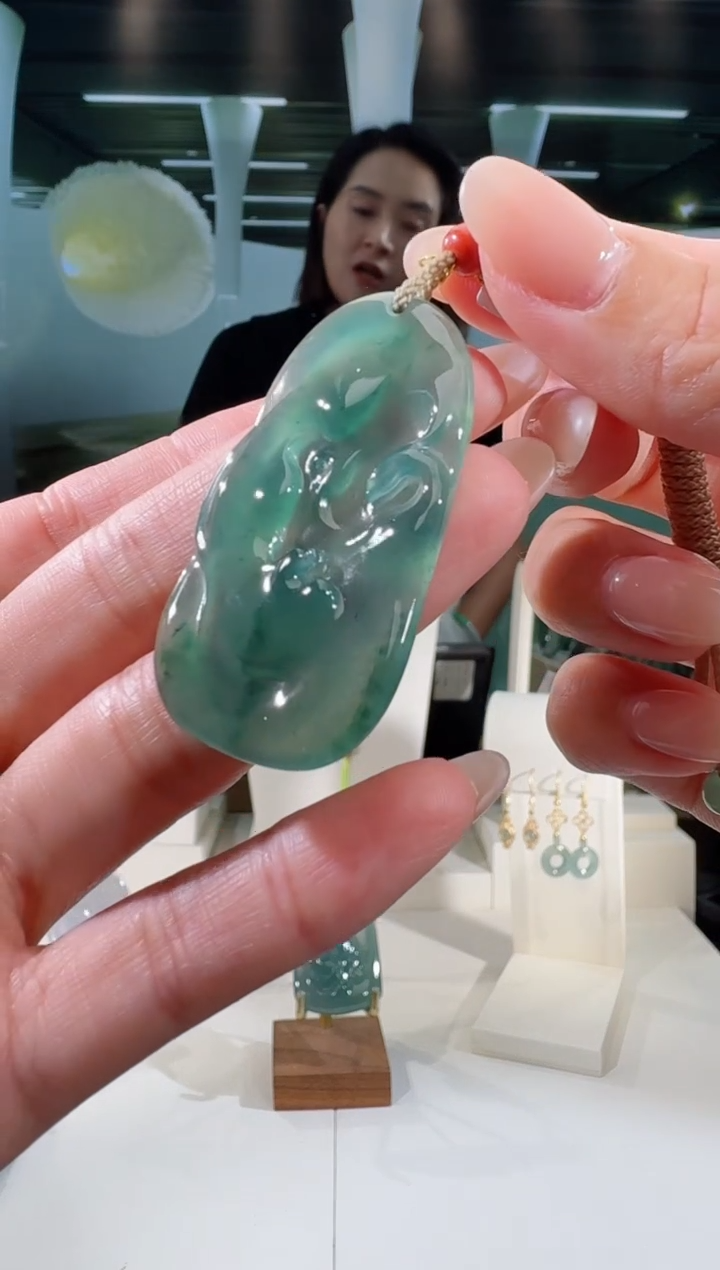 翡翠未镶嵌吊坠(不含链)悟道