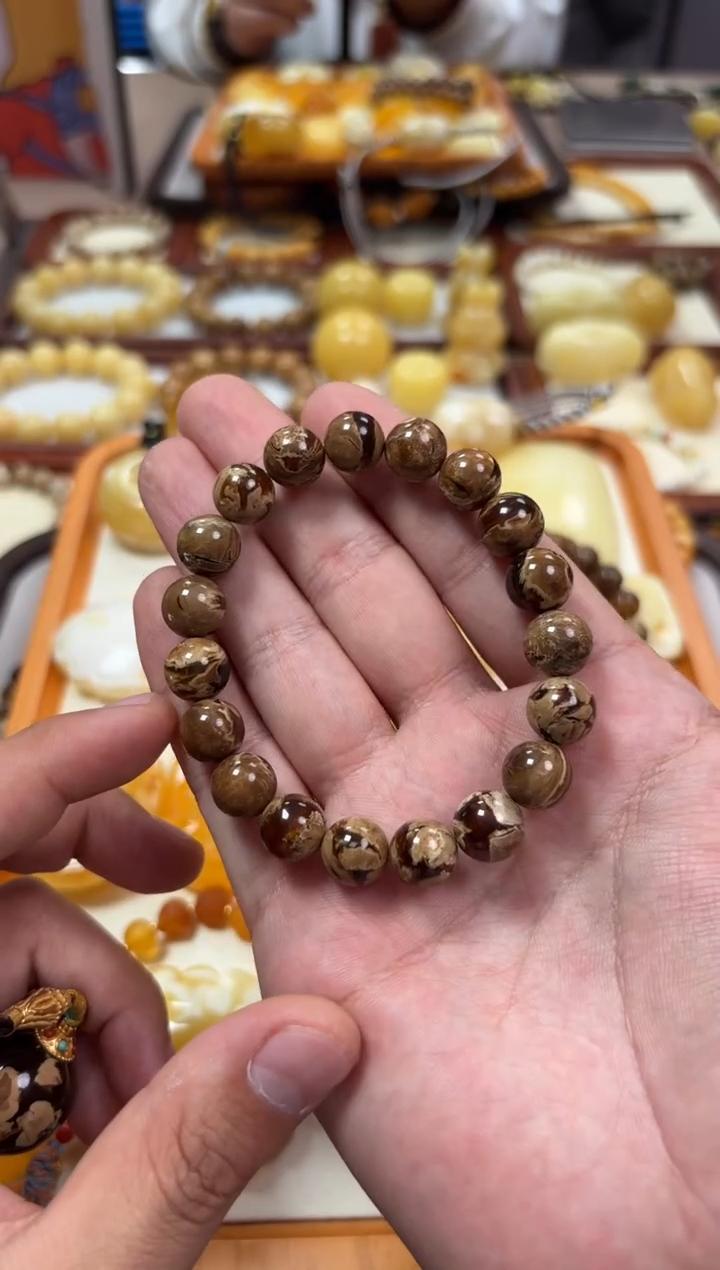 【闪购商品】琥珀裸石未镶嵌手串