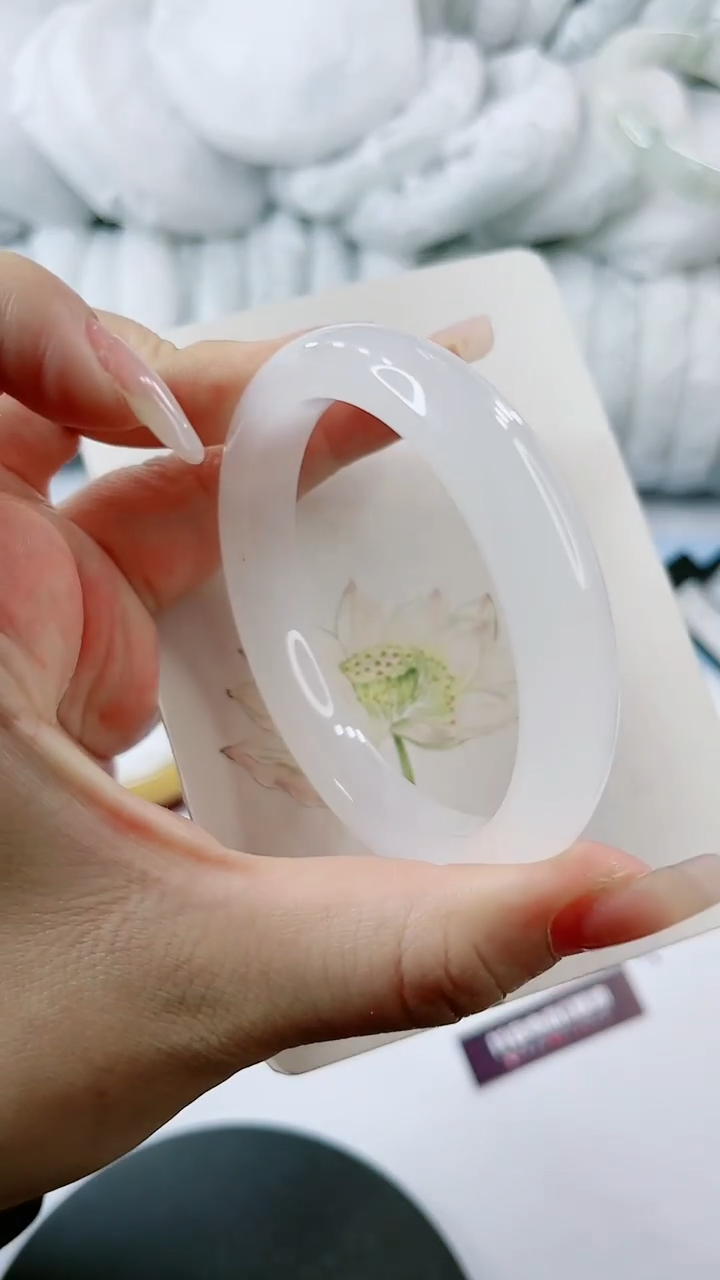 【闪购商品】石英质玉手镯未镶嵌0749827777-多样性发货