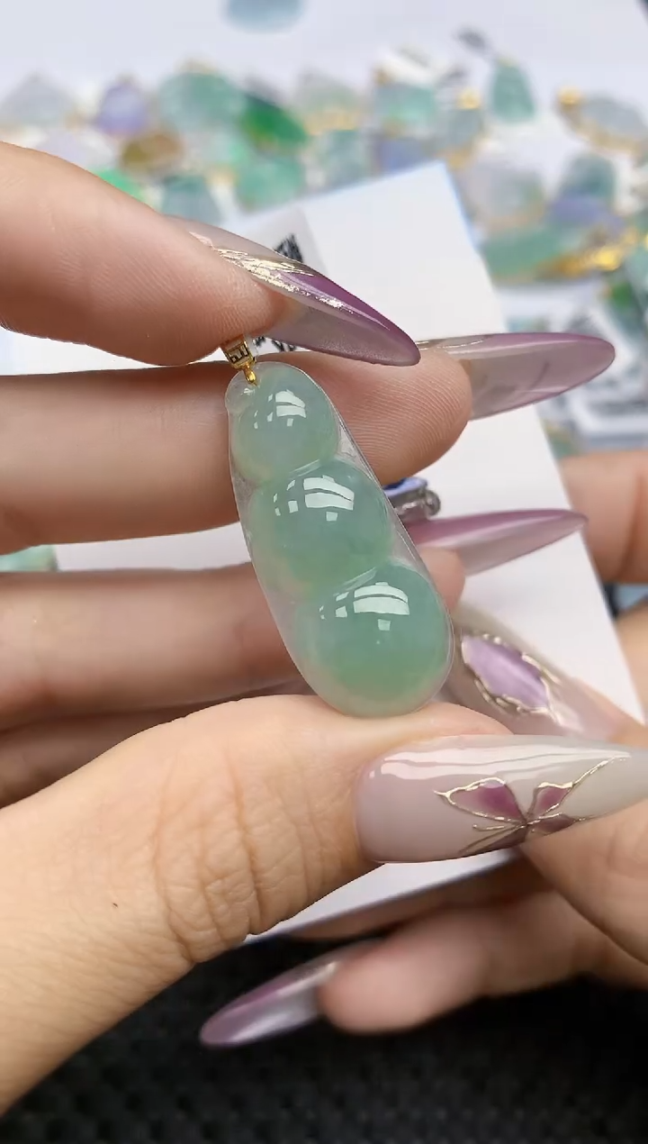 翡翠挂件18K金镶嵌140   天然翡翠A货