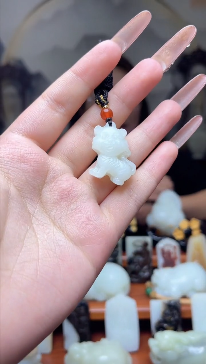【闪购商品】和田玉吊坠未镶嵌93