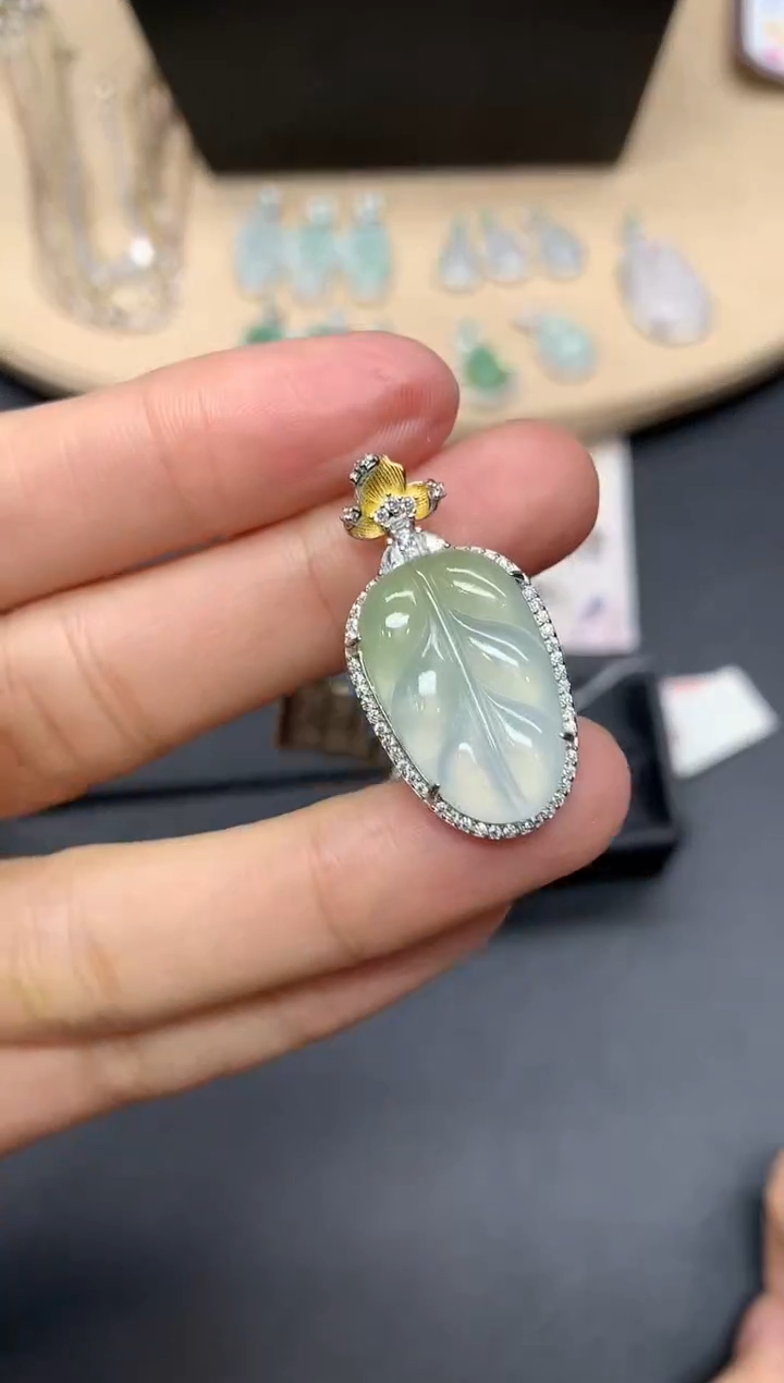 【闪购商品】翡翠吊坠(不含链)银S925镶嵌叶子【无服务费】