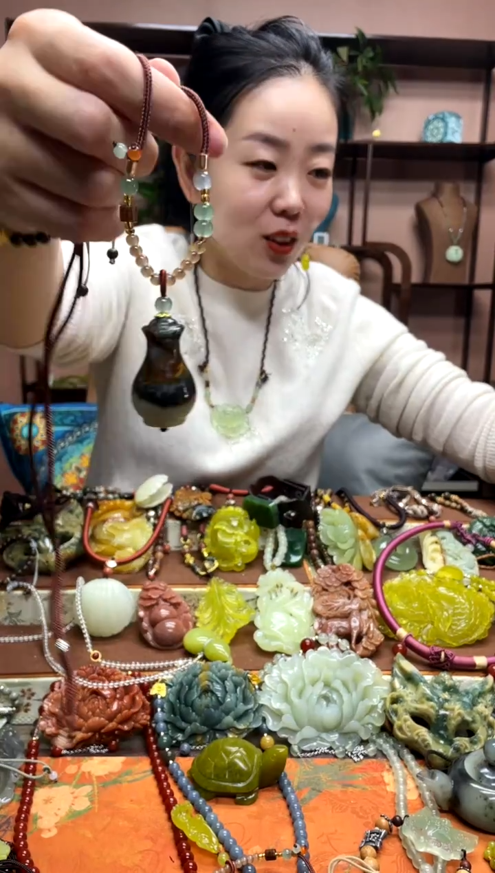 未镶嵌岫玉吊坠·1