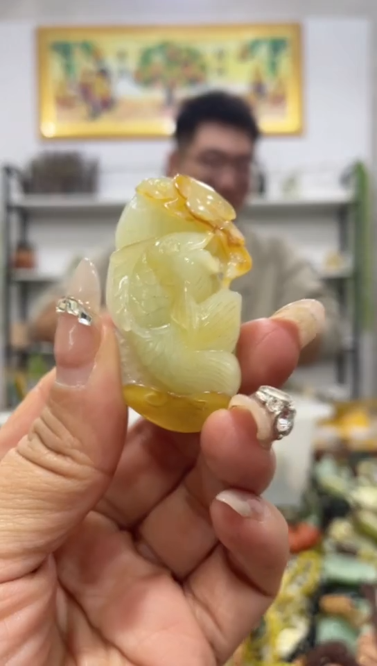 未镶嵌蛇纹石玉吊坠     