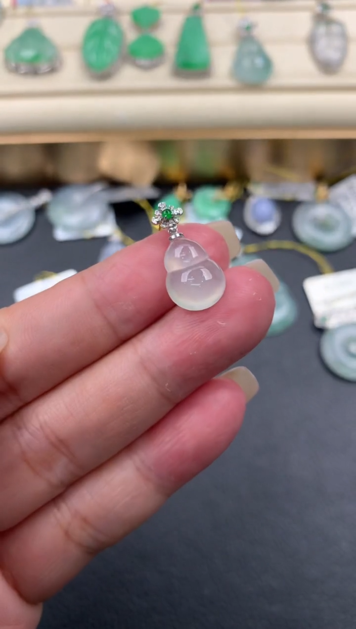 【闪购商品】翡翠颈饰18K金镶嵌Q633    