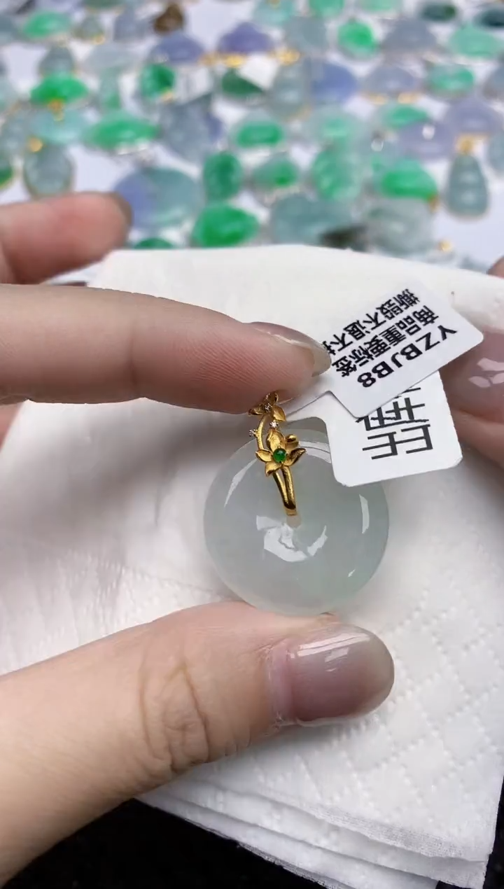 【闪购商品】翡翠颈饰18K金镶嵌天然翡翠A货