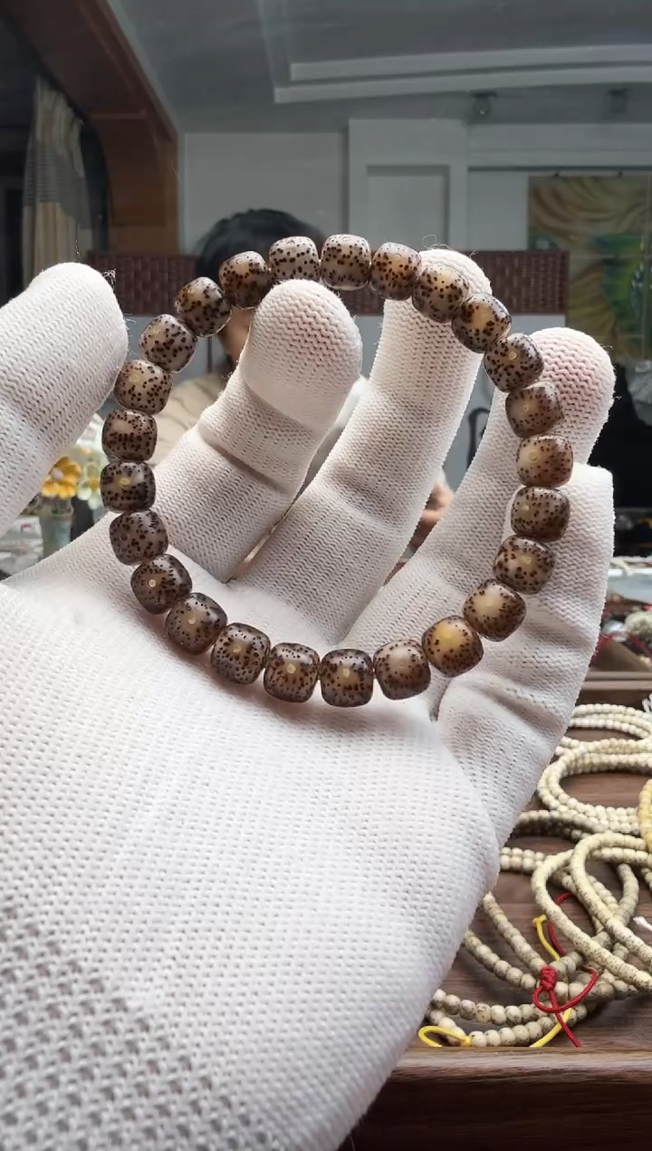 吊坠星月菩提粉冰卡8.8手串