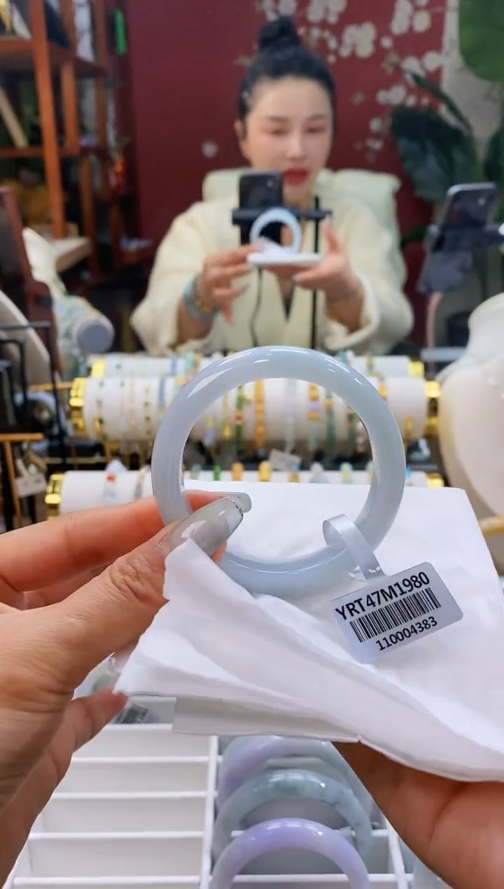 【闪购商品】翡翠手镯未镶嵌59显白51-53/12.4*7.8