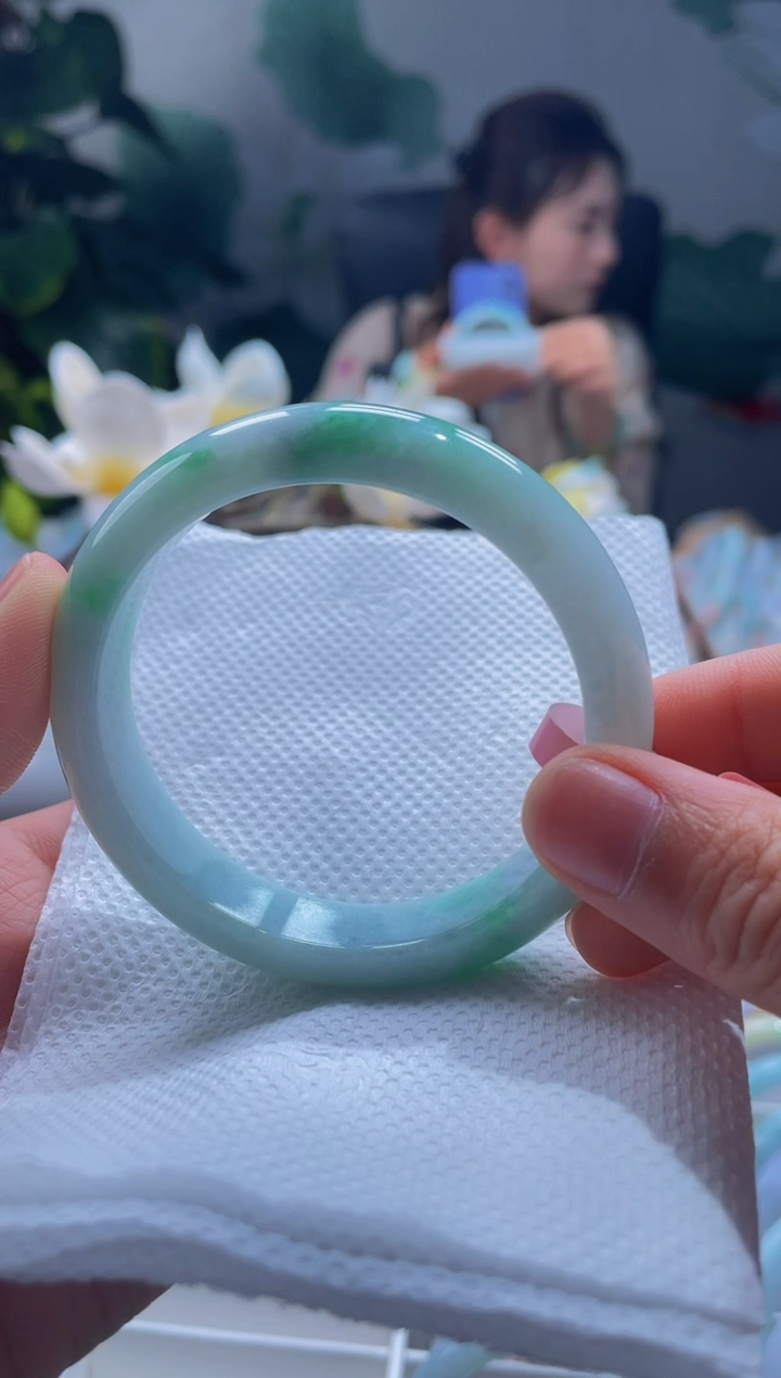 【闪购商品】翡翠手镯未镶嵌324手镯55