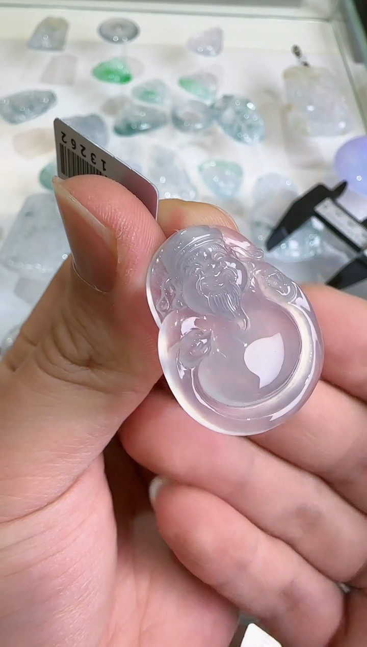 【闪购商品】翡翠吊坠(不含链)未镶嵌··