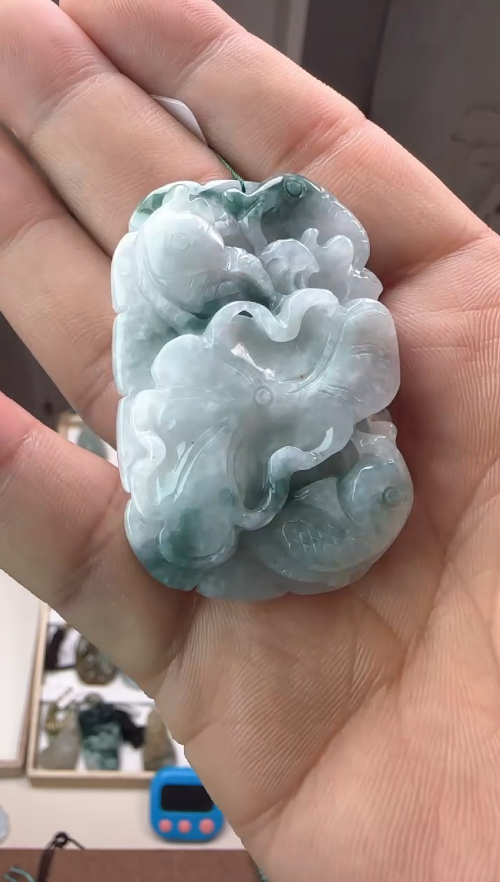 吊坠(不含链)未镶嵌翡翠小*哥天然缅甸A货翡翠（荷叶鱼）