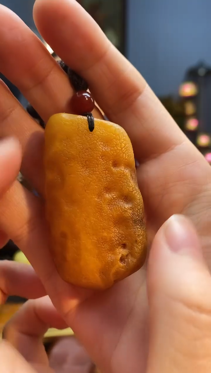 琥珀颈饰未镶嵌挂件