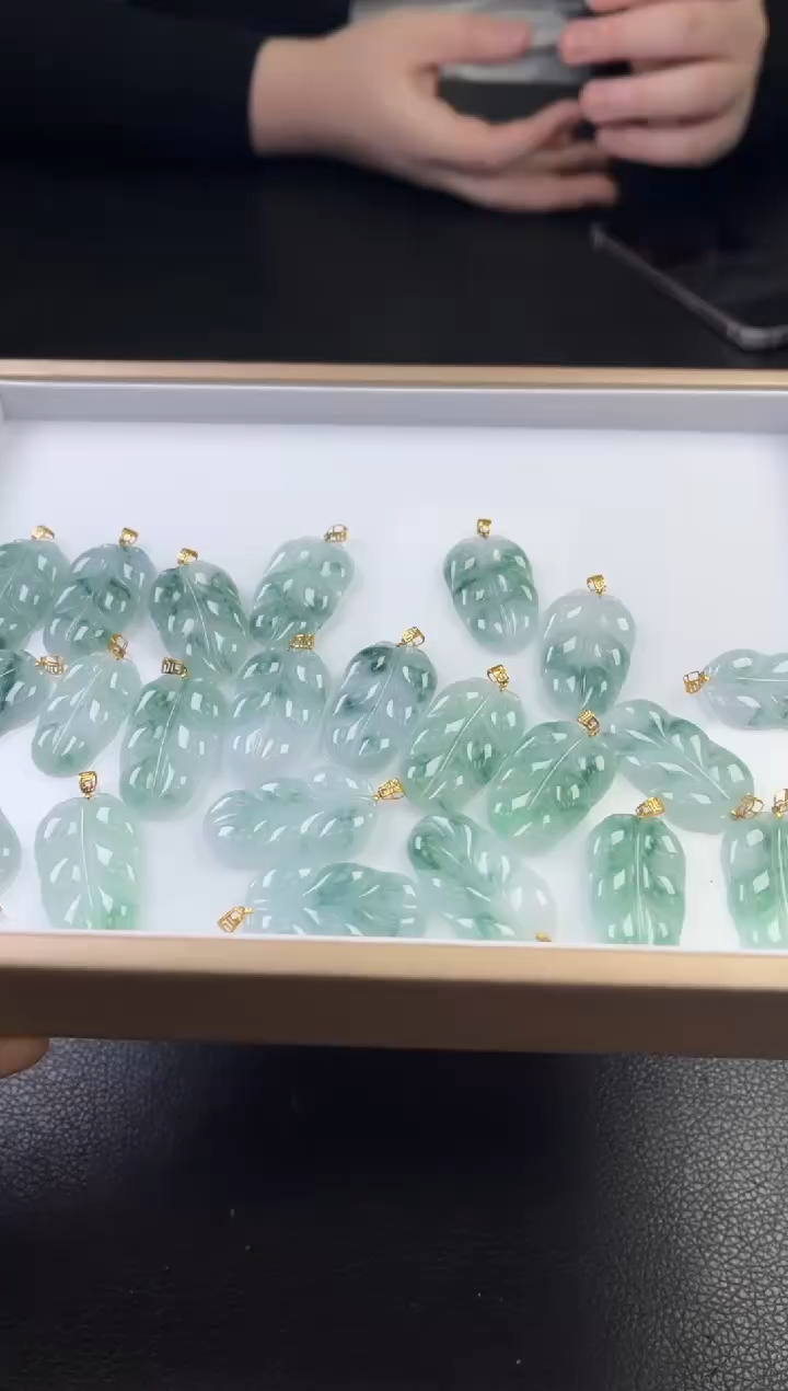 【闪购商品】翡翠颈饰18K金镶嵌C30多样性发一件/配绳子