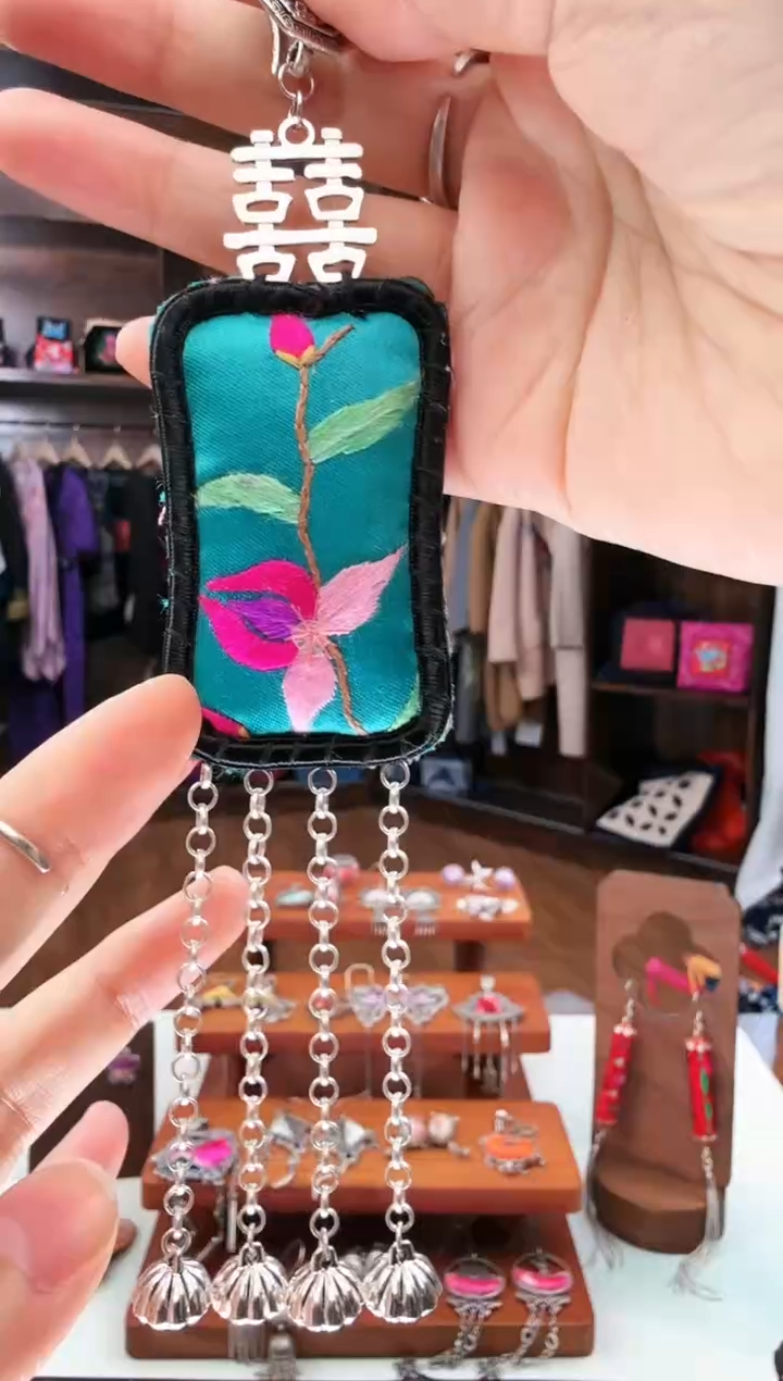 【闪购商品】织绣105蚩梦苗族古绣