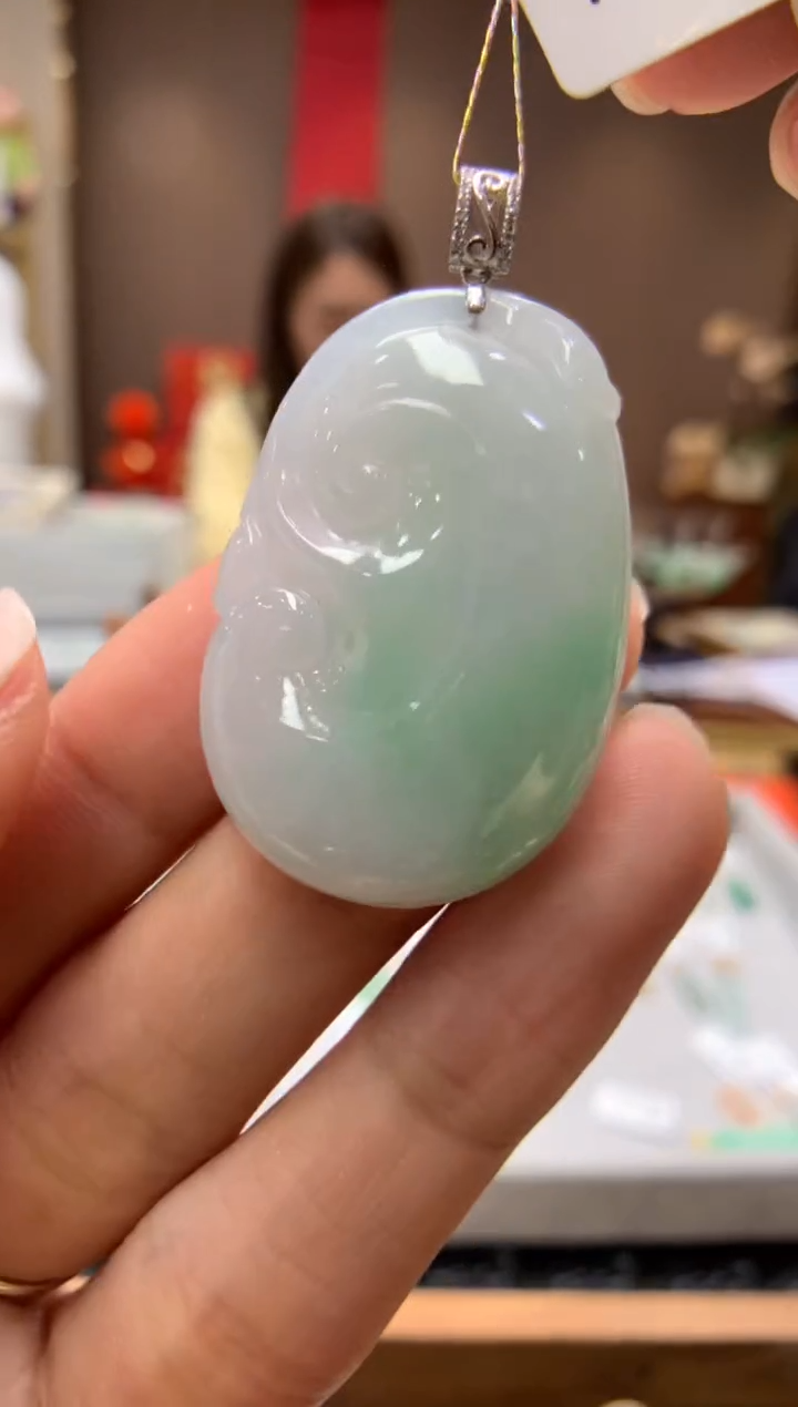 【闪购商品】翡翠颈饰18K金镶嵌如意