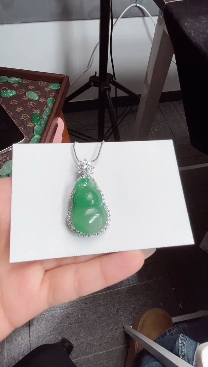 毛衣链银S925镶嵌石英质玉（非洲翠）葫芦26.399
