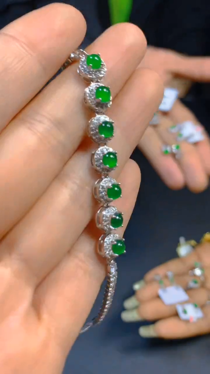 【闪购商品】翡翠手链未镶嵌0833628376/多样性发一