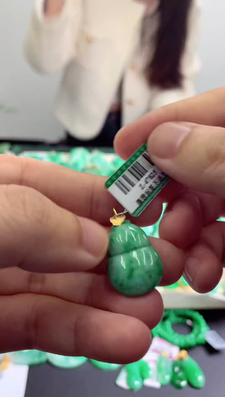 【闪购商品】翡翠吊坠(不含链)18K金镶嵌挂件