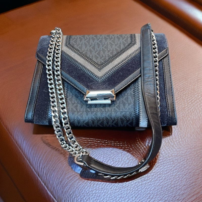 95新 MICHAELKORS/迈克高仕 黑色斜挎包  1219 2524
